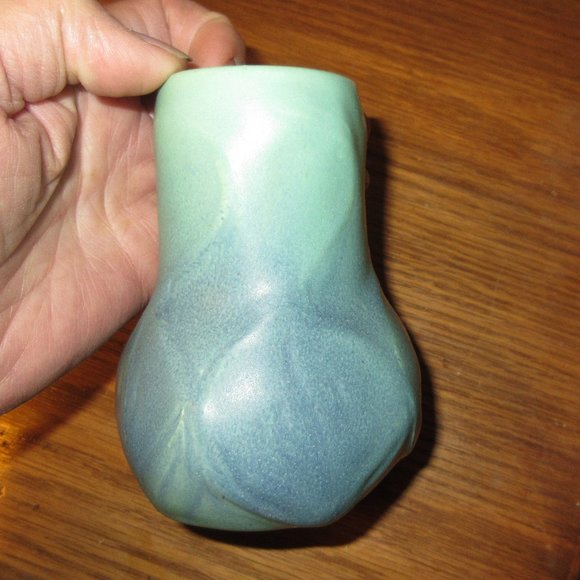 Vintage VAN BRIGGLE Art Pottery Vase - Picture 5 of 5